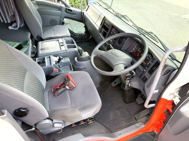 いすゞフォワードクレーン4段増トン（6t・8t）[写真25]