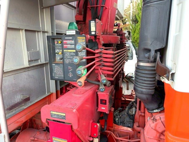 いすゞフォワードクレーン4段増トン（6t・8t）[写真08]