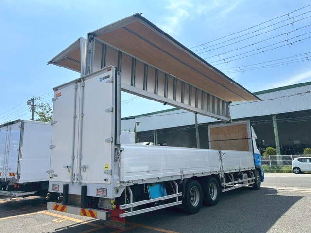 日野プロフィアアルミウイング大型（10t）[写真02]