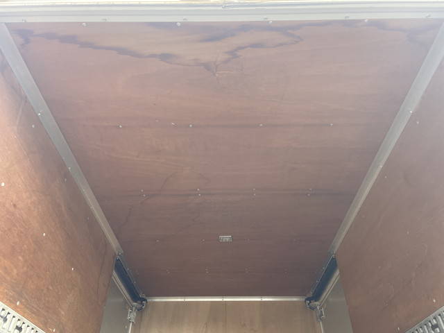 三菱ふそうキャンターアルミバン小型（2t・3t）[写真12]