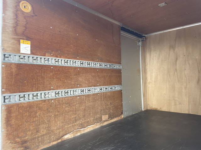 三菱ふそうキャンターアルミバン小型（2t・3t）[写真13]