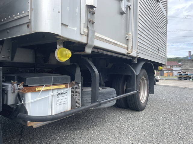 三菱ふそうキャンターアルミバン小型（2t・3t）[写真18]