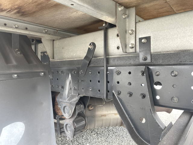 三菱ふそうキャンターアルミバン小型（2t・3t）[写真21]