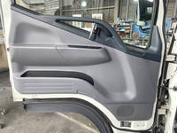 三菱ふそうキャンターアルミバン小型（2t・3t）[写真28]