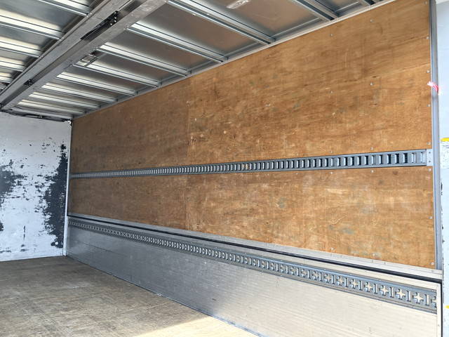 日野レンジャーアルミウイング中型（4t）[写真12]