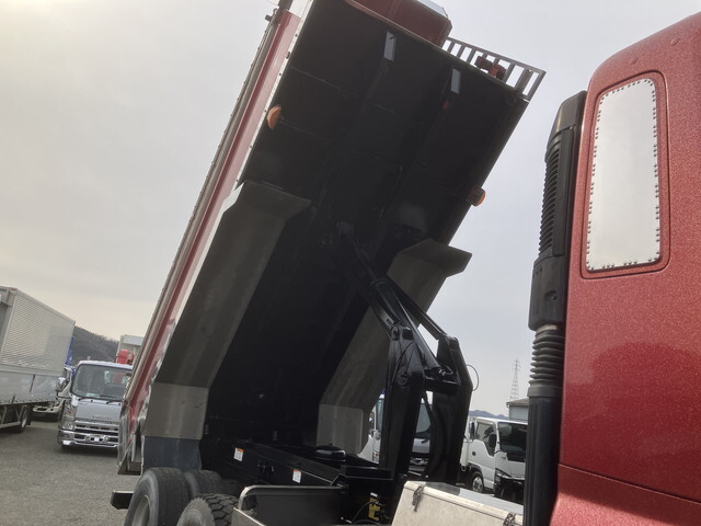 日野プロフィアダンプ大型（10t）[写真10]