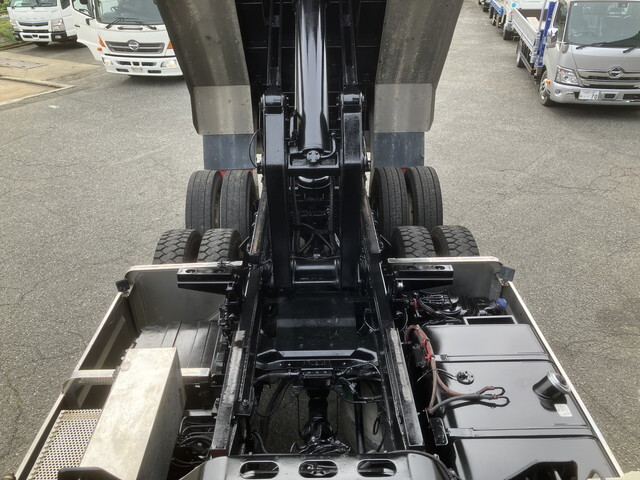 日野プロフィアダンプ大型（10t）[写真12]