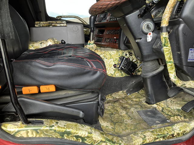 日野プロフィアダンプ大型（10t）[写真32]