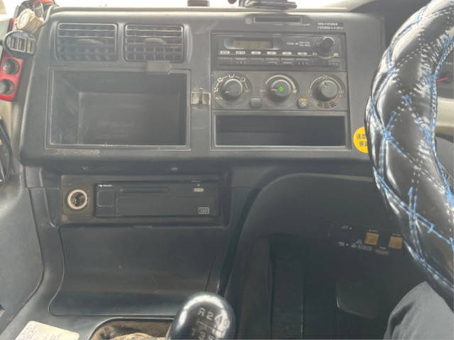 三菱ふそうスーパーグレートダンプ大型（10t）[写真09]