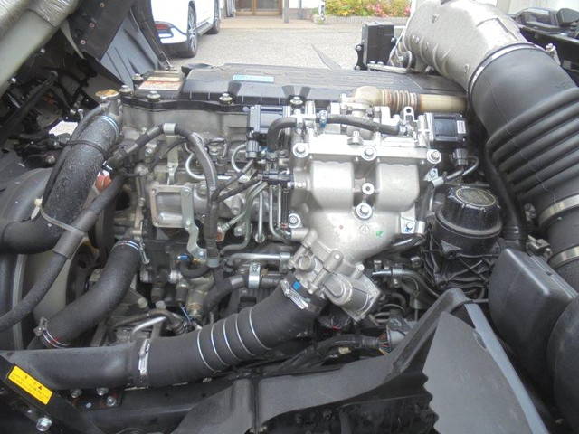 三菱ふそうファイター平ボディ増トン（6t・8t）[写真11]