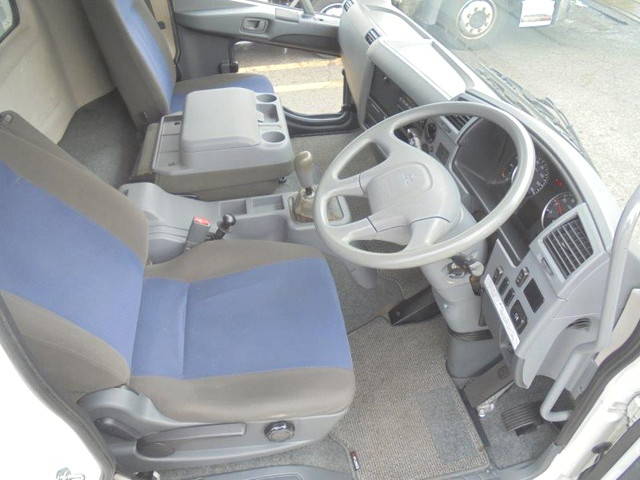 三菱ふそうファイター平ボディ増トン（6t・8t）[写真15]