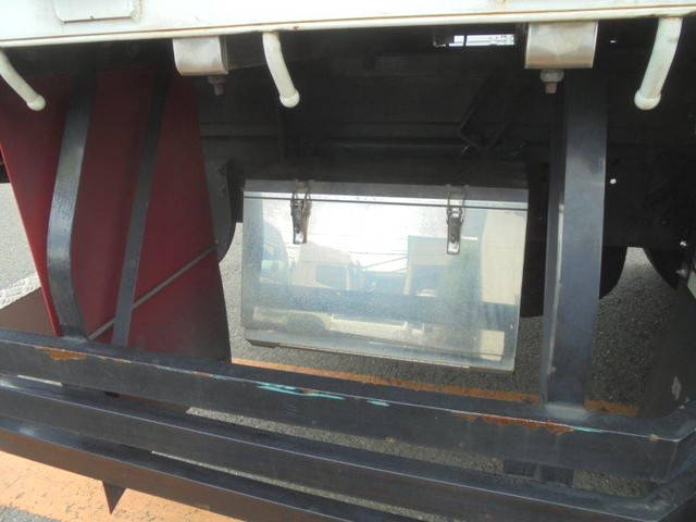 三菱ふそうファイター平ボディ増トン（6t・8t）[写真08]