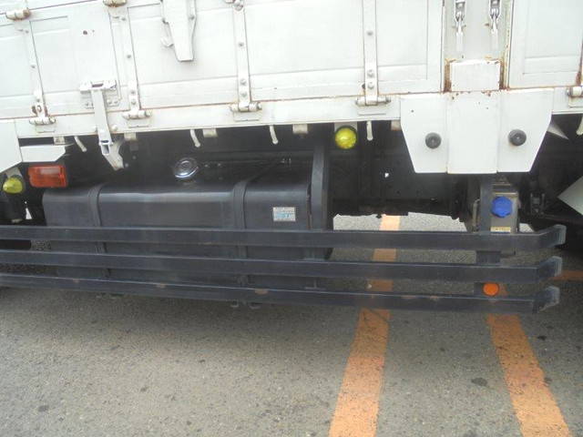 三菱ふそうファイター平ボディ増トン（6t・8t）[写真09]