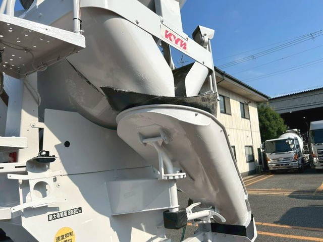 日野レンジャーミキサー車（コンクリートミキサー）増トン（6t・8t）[写真13]