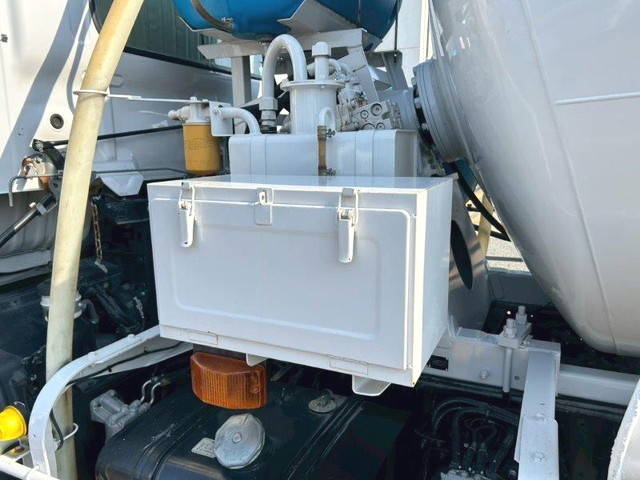 日野レンジャーミキサー車（コンクリートミキサー）増トン（6t・8t）[写真18]