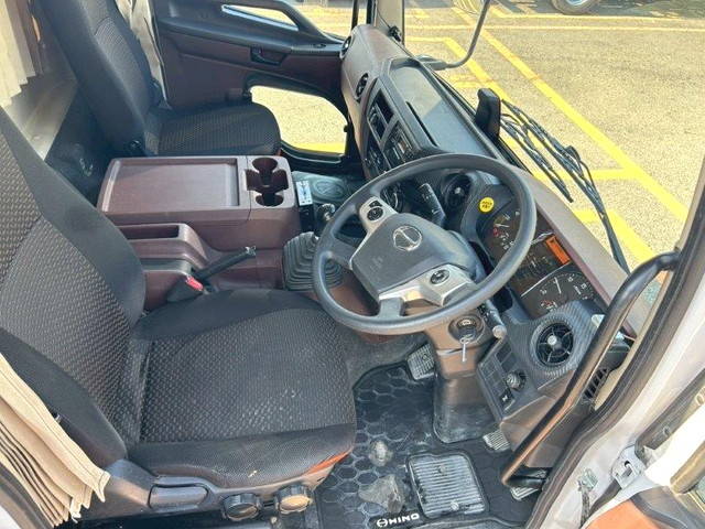 日野レンジャーミキサー車（コンクリートミキサー）増トン（6t・8t）[写真30]