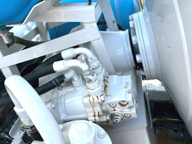 日野レンジャーミキサー車（コンクリートミキサー）増トン（6t・8t）[写真05]