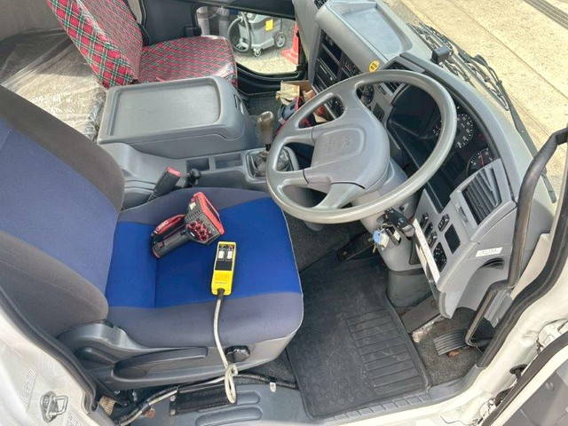 三菱ふそうファイターコンテナ専用車増トン（6t・8t）[写真27]