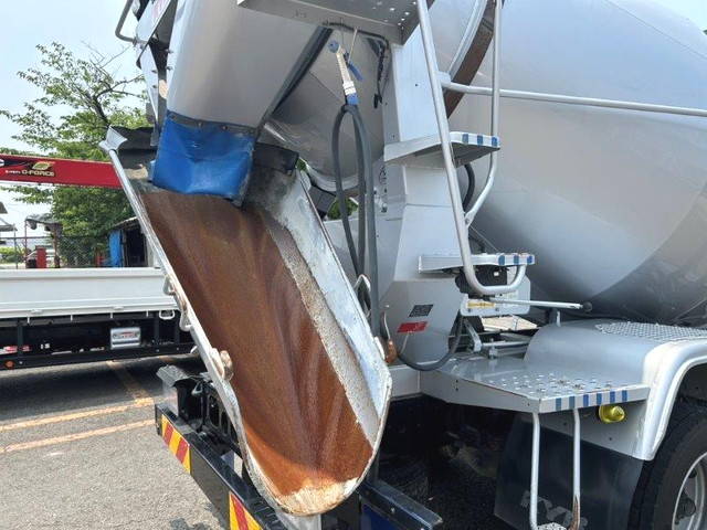 日野レンジャーミキサー車（コンクリートミキサー）増トン（6t・8t）[写真10]