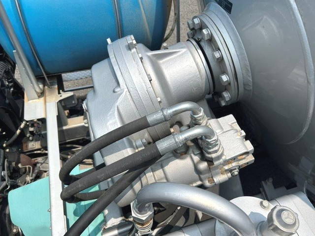 日野レンジャーミキサー車（コンクリートミキサー）増トン（6t・8t）[写真11]