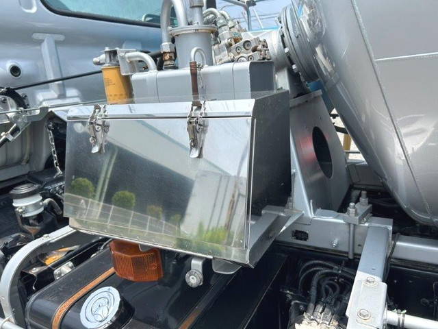 日野レンジャーミキサー車（コンクリートミキサー）増トン（6t・8t）[写真16]