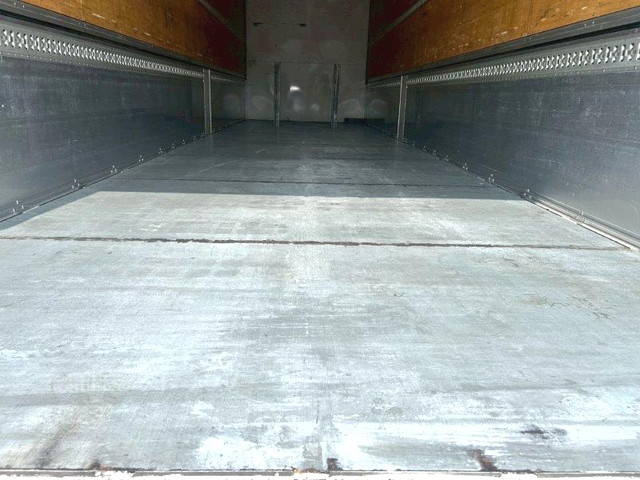 いすゞギガアルミウイング大型（10t）[写真10]