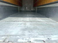 いすゞギガアルミウイング大型（10t）[写真10]