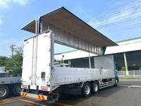 いすゞギガアルミウイング大型（10t）[写真02]