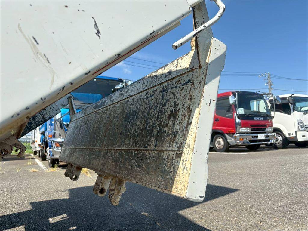 いすゞエルフダンプ小型（2t・3t）[写真12]