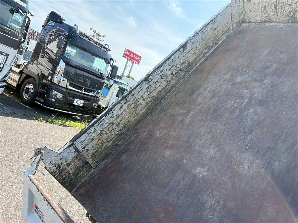 いすゞエルフダンプ小型（2t・3t）[写真09]