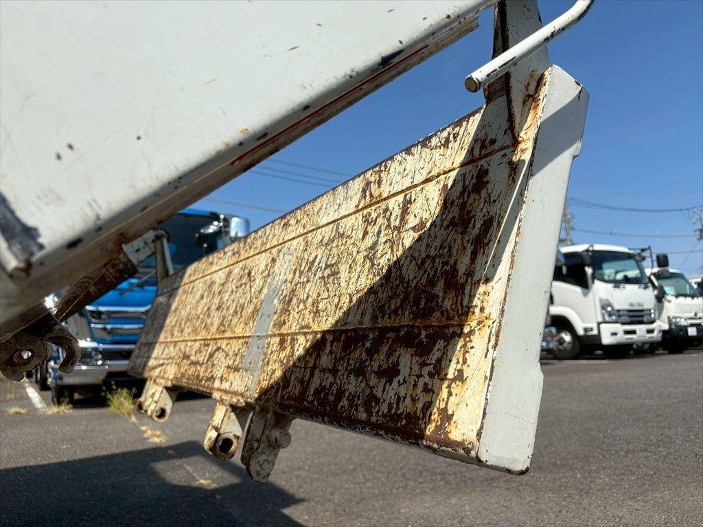 いすゞエルフダンプ小型（2t・3t）[写真12]