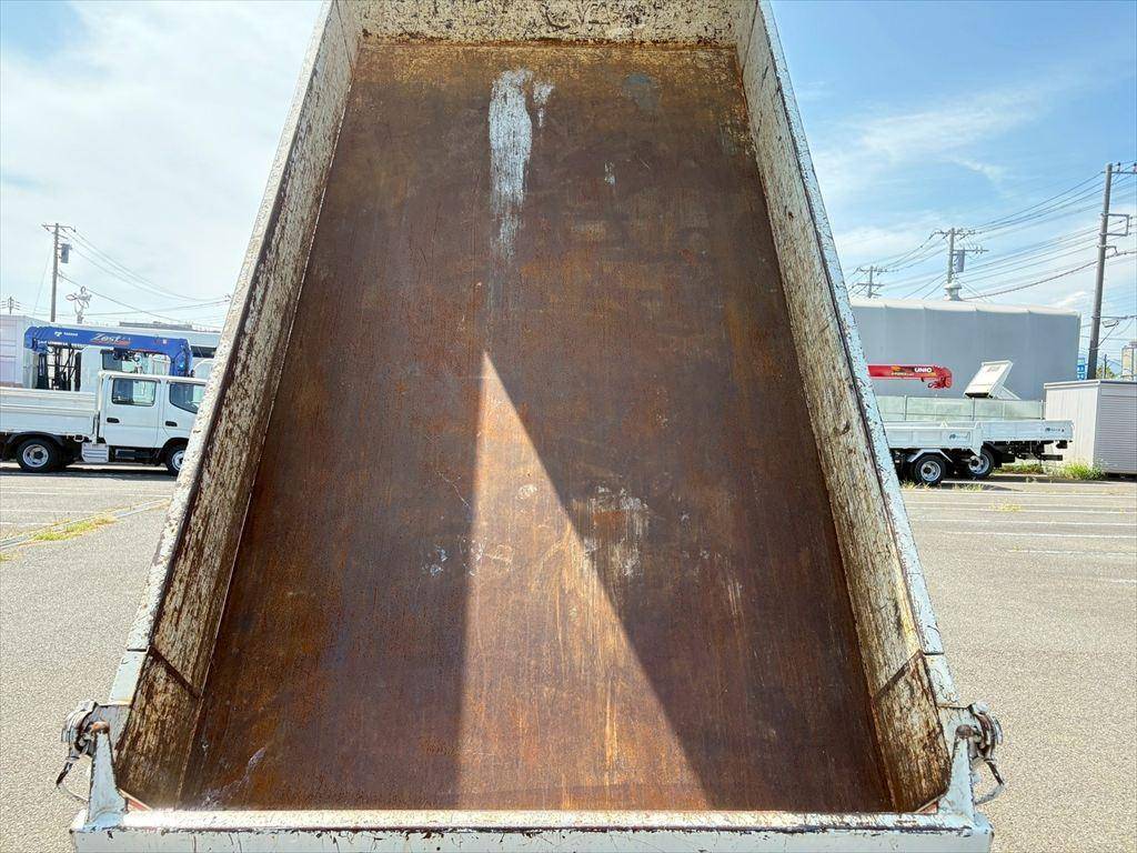 いすゞエルフダンプ小型（2t・3t）[写真08]