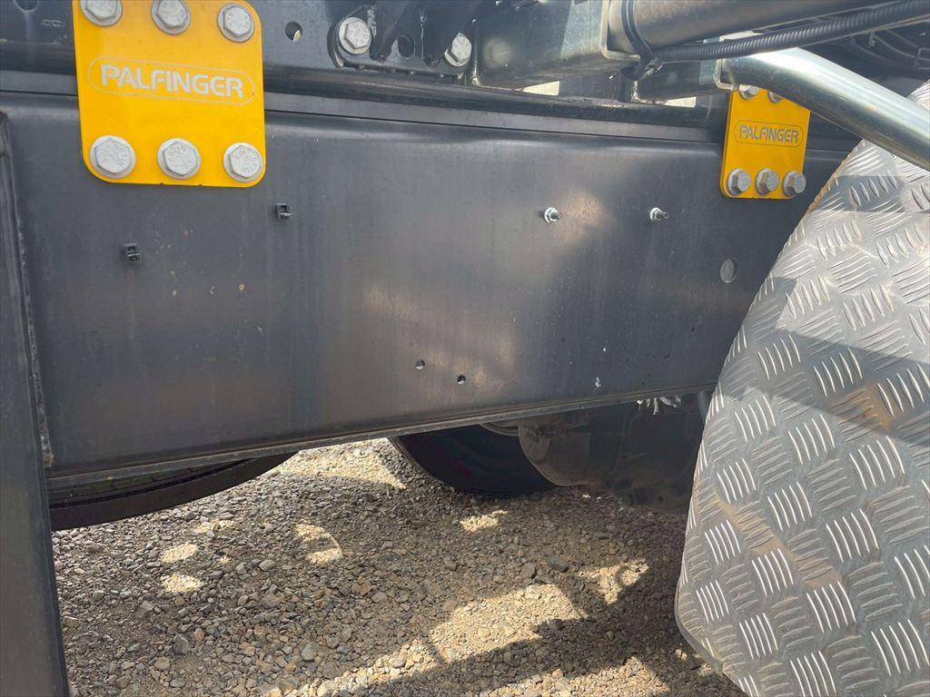 いすゞギガコンテナ専用車大型（10t）[写真17]