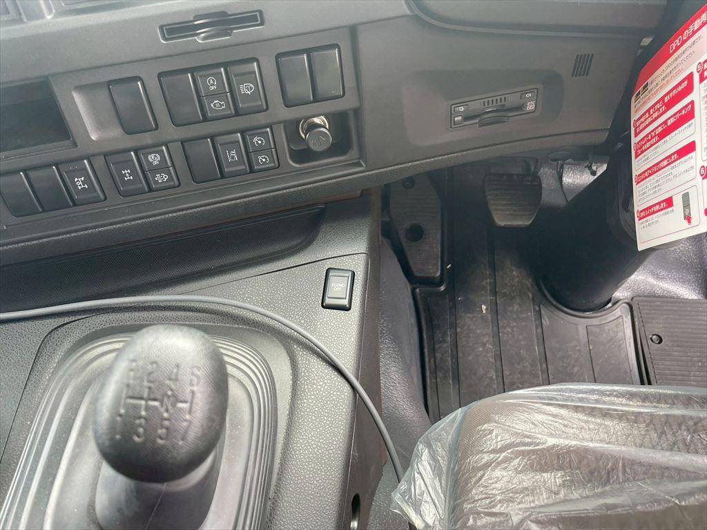 いすゞギガコンテナ専用車大型（10t）[写真23]