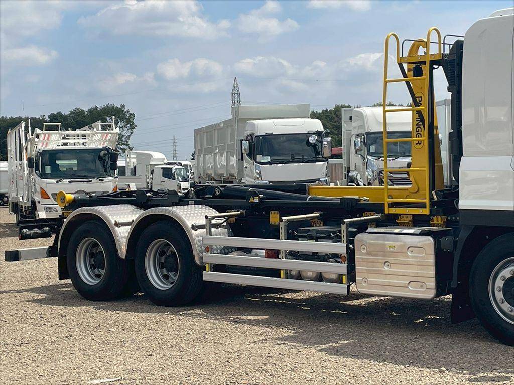 いすゞギガコンテナ専用車大型（10t）[写真05]