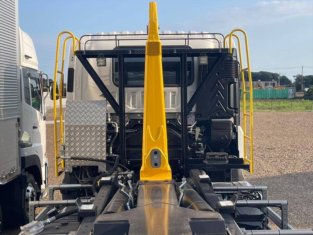 いすゞギガコンテナ専用車大型（10t）[写真07]