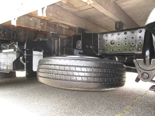 三菱ふそうキャンター平ボディ小型（2t・3t）[写真16]