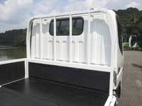 三菱ふそうキャンター平ボディ小型（2t・3t）[写真09]