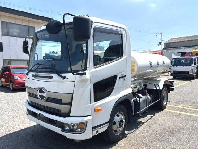 日野レンジャー散水車中型（4t）[写真03]