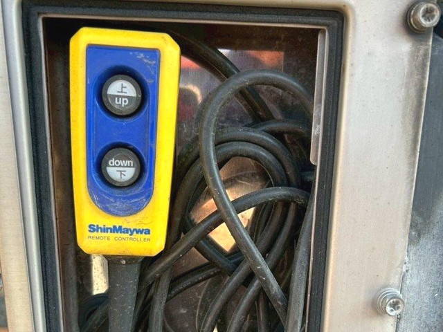 いすゞフォワード冷凍車（冷蔵車）中型（4t）[写真11]