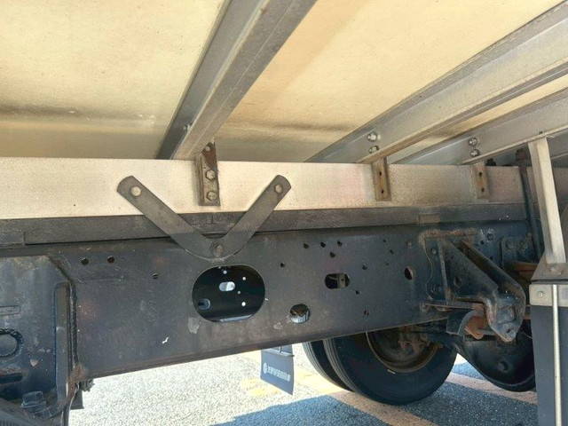 いすゞフォワード冷凍車（冷蔵車）中型（4t）[写真14]