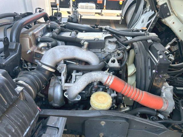 いすゞフォワード冷凍車（冷蔵車）中型（4t）[写真19]