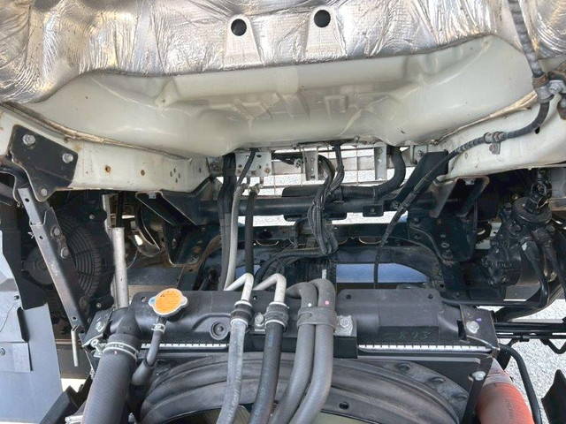 いすゞフォワード冷凍車（冷蔵車）中型（4t）[写真21]