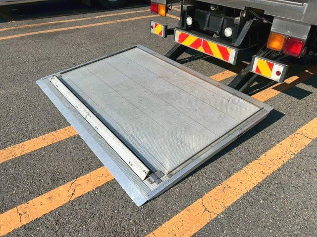 いすゞフォワード冷凍車（冷蔵車）中型（4t）[写真06]