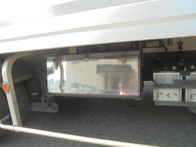 いすゞフォワード冷凍車（冷蔵車）中型（4t）[写真17]