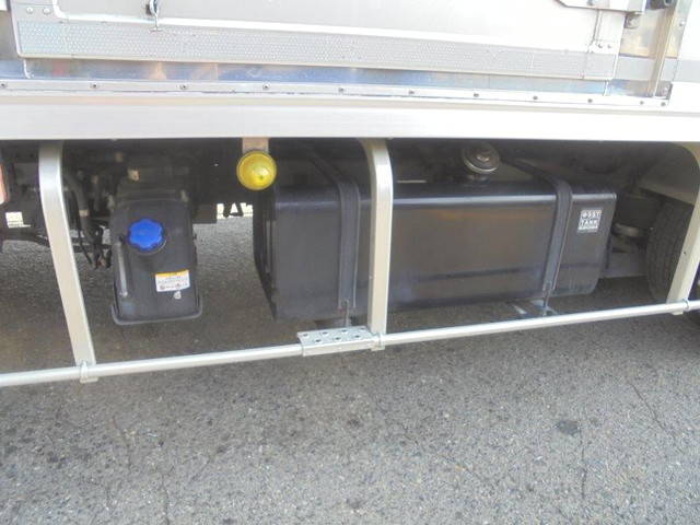 いすゞフォワード冷凍車（冷蔵車）中型（4t）[写真18]