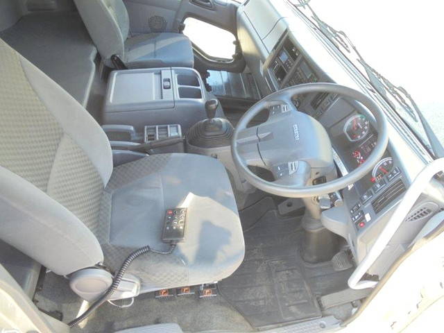 いすゞフォワード冷凍車（冷蔵車）中型（4t）[写真30]