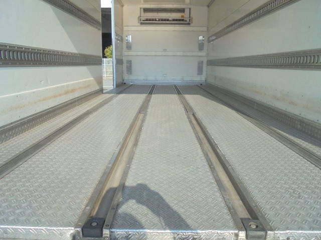 いすゞフォワード冷凍車（冷蔵車）中型（4t）[写真08]