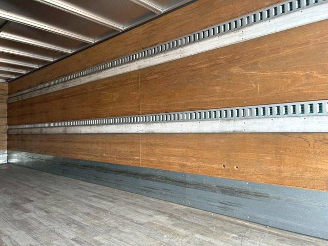 三菱ふそうファイターアルミバン中型（4t）[写真11]