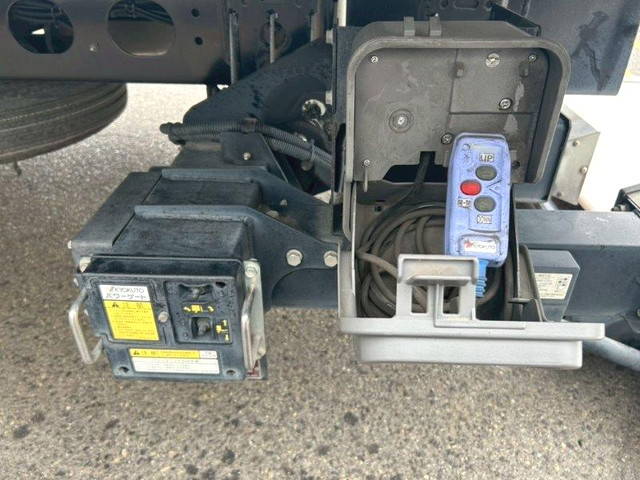 三菱ふそうファイターアルミバン中型（4t）[写真12]